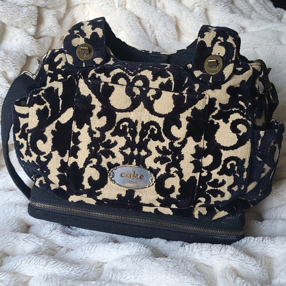 Petunia Pickle Bottom Society Satchel in Licorice